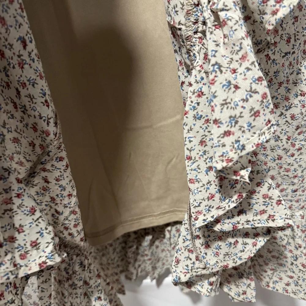Ruffle Midi Dress in Cream Floral - Picture 7 of 12